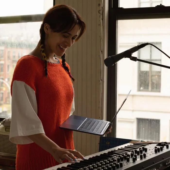 Apple - 13.6" MacBook Air M2 - 16GB RAM - 256GB Storage - 8-core CPU - 8-core GPU - Midnight